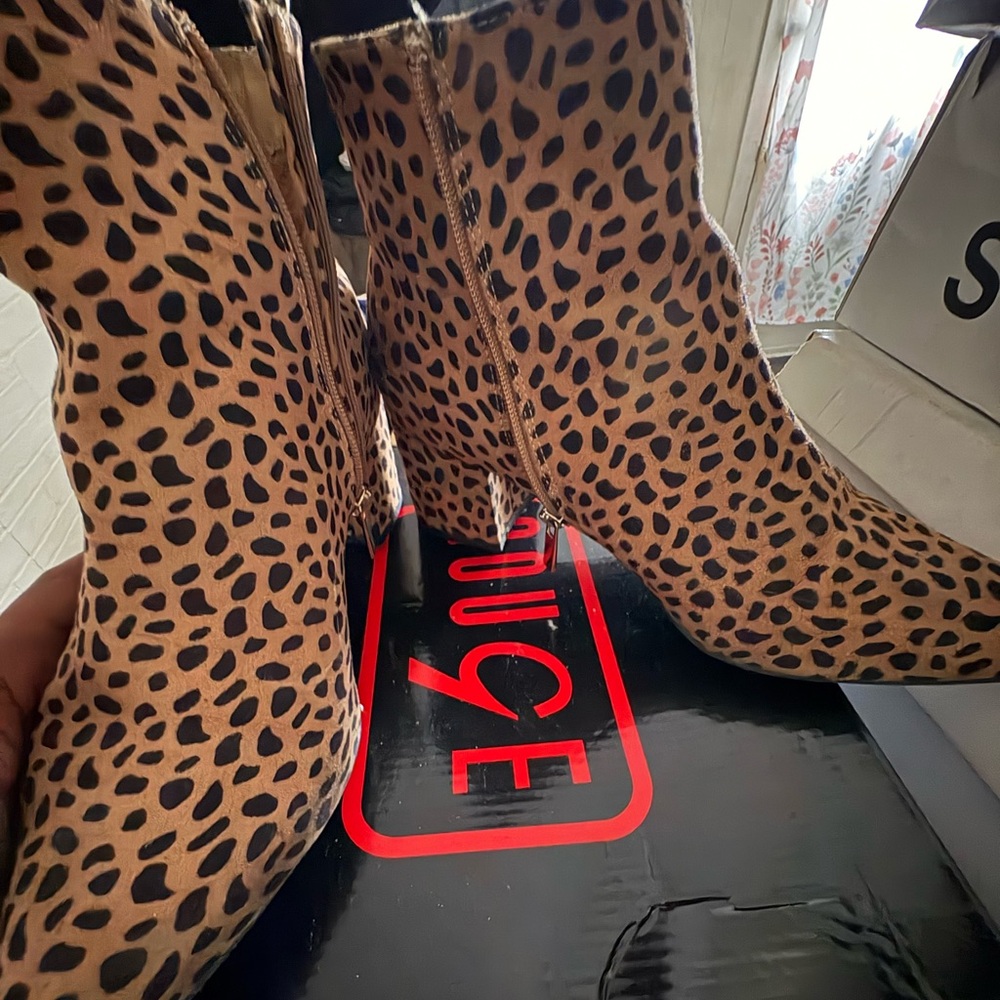 Chic Leopard Print Boots - Picture 2 of 2